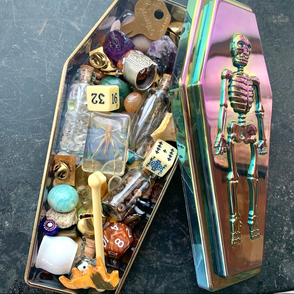 Oddities and trinkets crystal CONFETTI  🎉